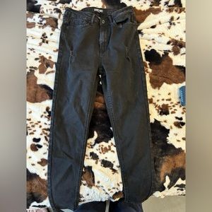 Black ripped skinny jeans